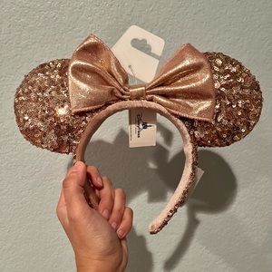 NWT Disney Minnie Mouse Rose Gold Ear Headband